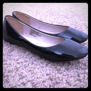 Alpine Swiss Black Leather Flats Glossy Never Worn